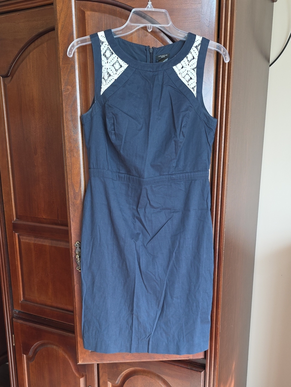 Ann Taylor Lace Insets Dress.6P